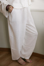 LINEN set in white.