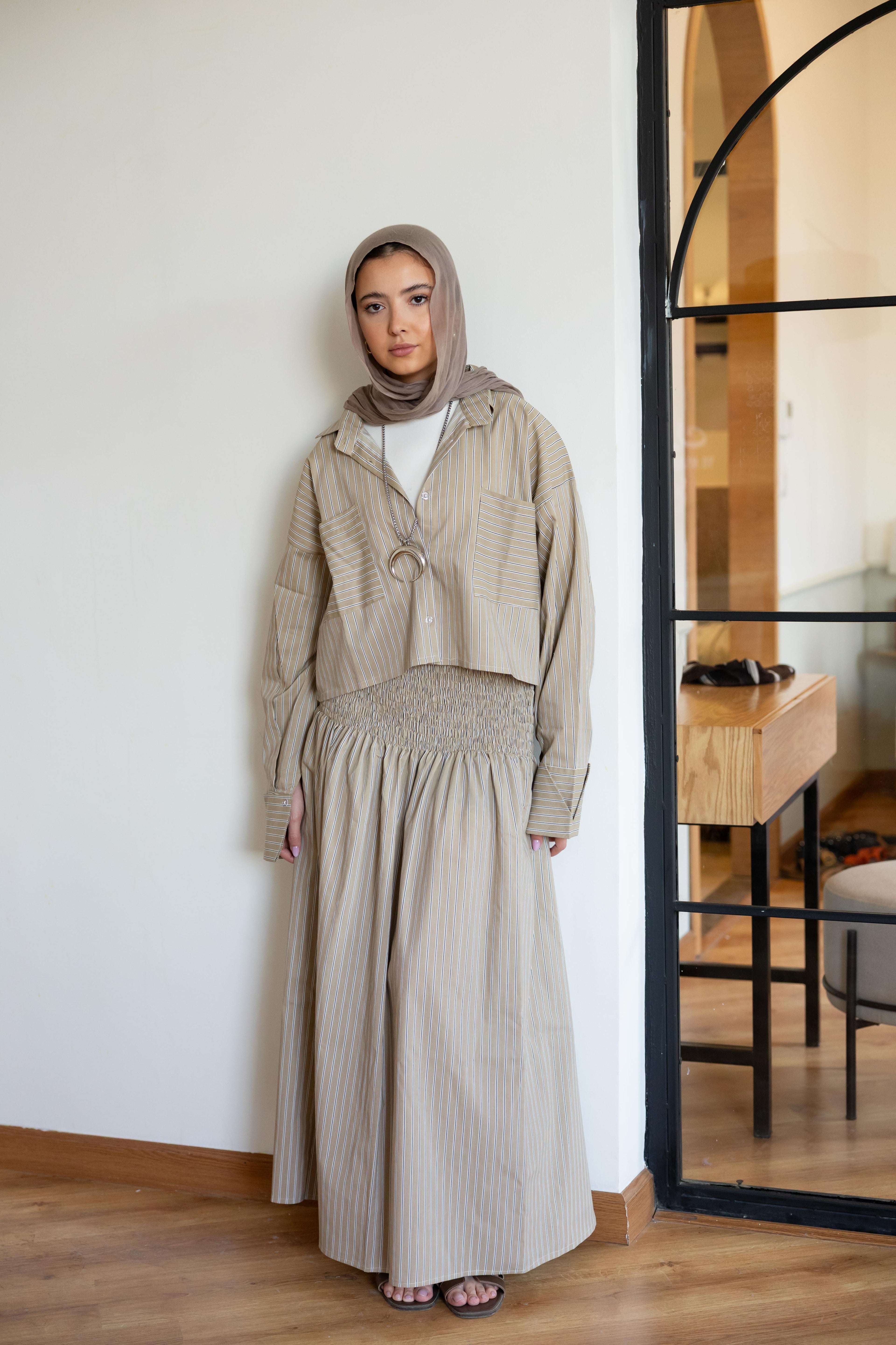 Luna set in beige.
