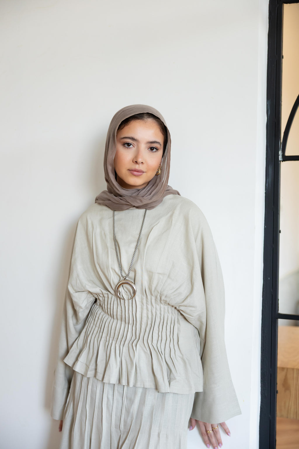 Pleated linen set in beige