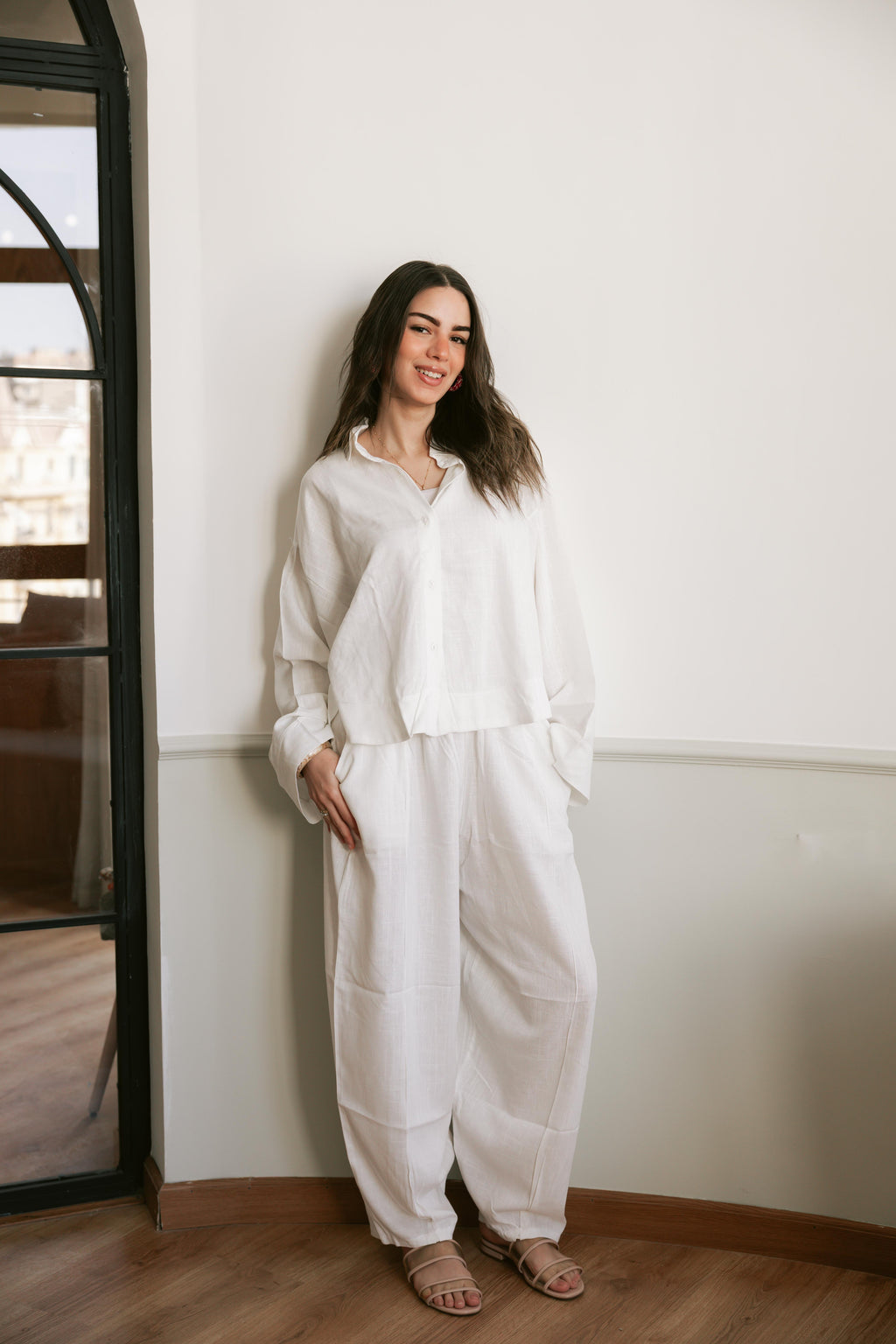 LINEN set in white.