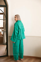 PURE LINEN chemise in green .