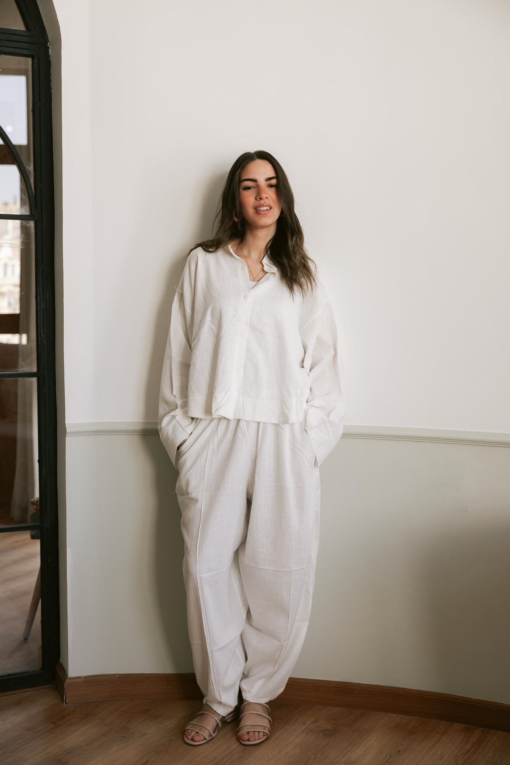 LINEN set in white.