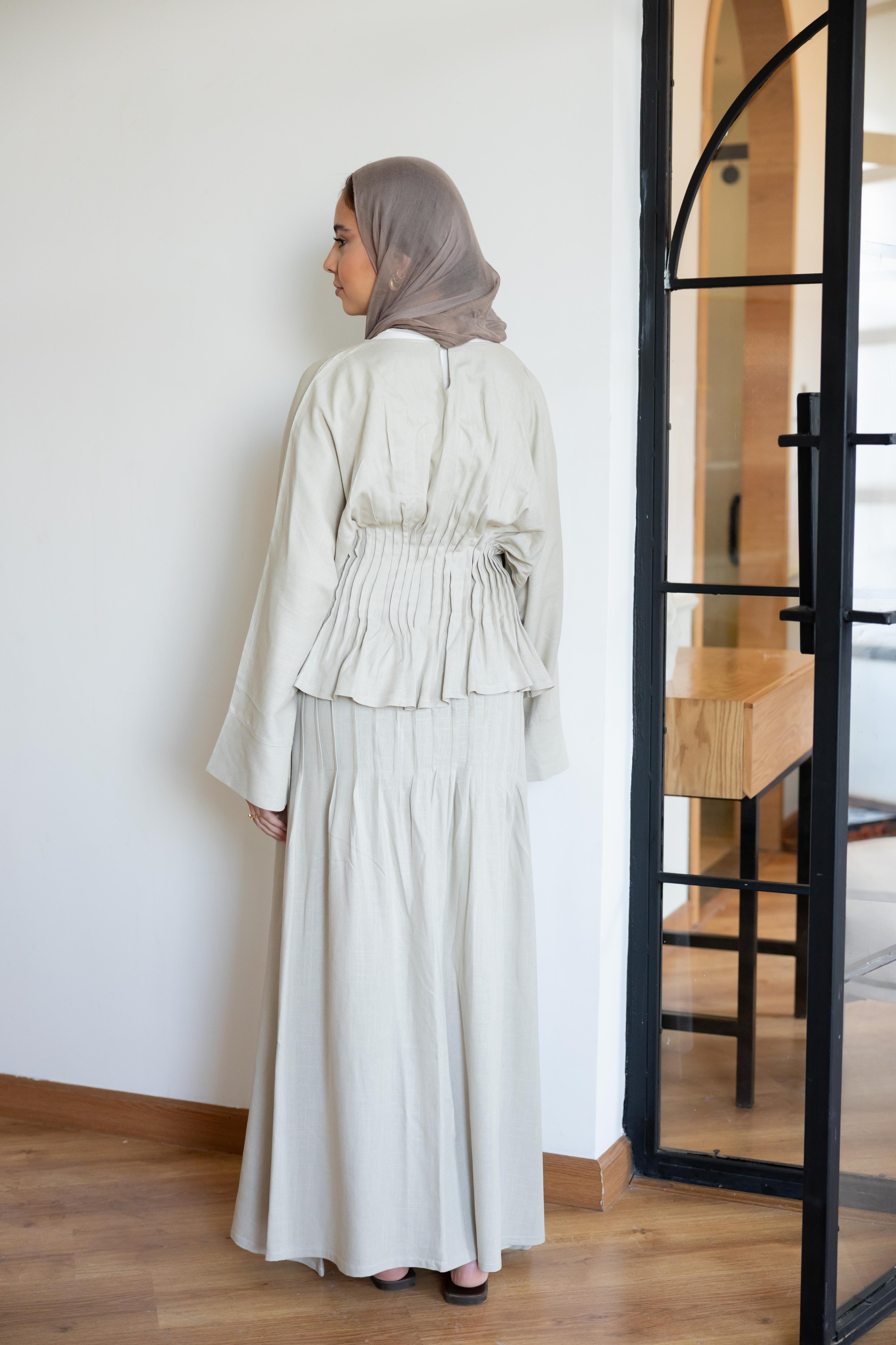 Pleated linen set in beige