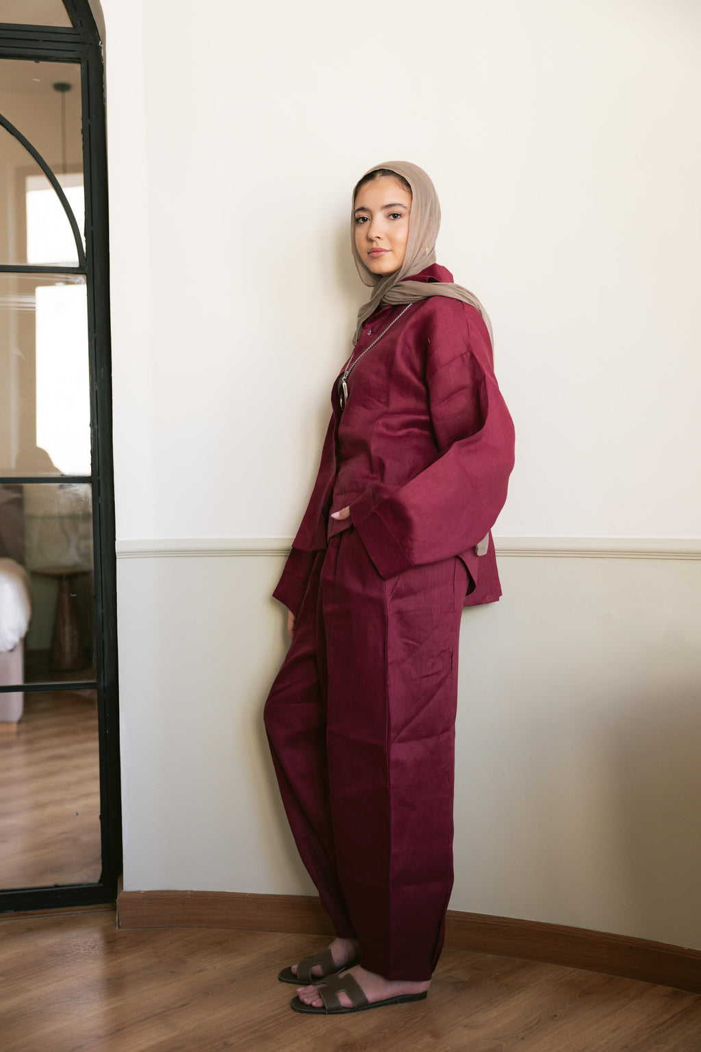 PURE LINEN pallon pants in burgundy.